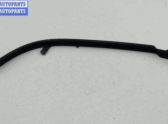 купить Ус под фару левый на Audi 80 B4 (1991-1996)