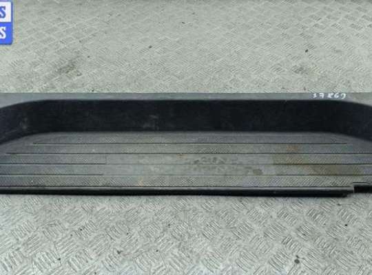 купить Накладка на порог внутренняя (салона) на Mercedes Vito-2 / Viano W639 (2003-2014)