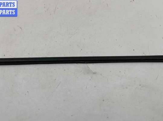 купить Молдинг двери передней правой на BMW 7 E38 (1994-2001)