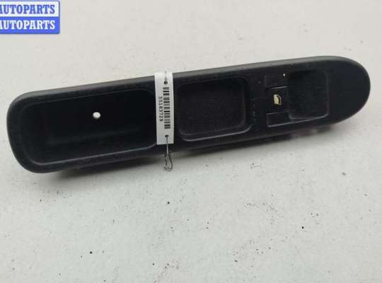 купить Кнопка стеклоподъемника переднего правого на Peugeot 307