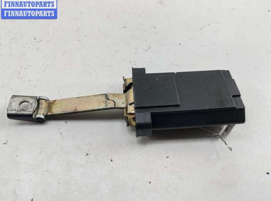 Купить Ограничитель открывания двери передней на Mercedes C-Class W202 (1993-2000) Ограничитель открывания двери передней MB1612659 на Mercedes C-Class W202 (1993-2000)