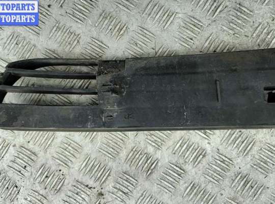 купить Решётка (заглушка) в бампер на Audi A4 B5 (1994-2001)