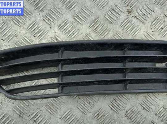 купить Решётка (заглушка) в бампер на Audi A4 B5 (1994-2001)