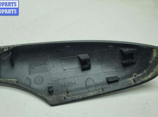 купить Накладка (заглушка) рейлинга на Volkswagen Passat B5+ (GP)