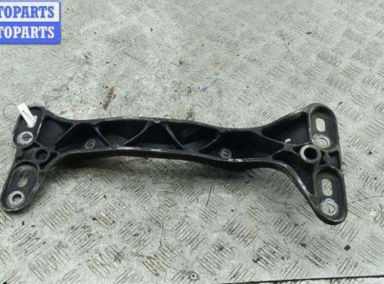 купить Кронштейн КПП опорный на BMW 3 E36 (1991-2000)