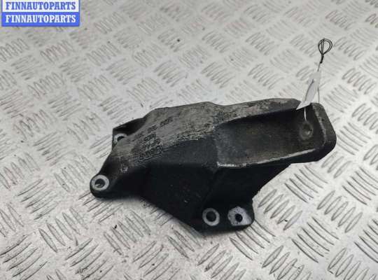 купить Кронштейн двигателя опорный на Volkswagen Passat B5