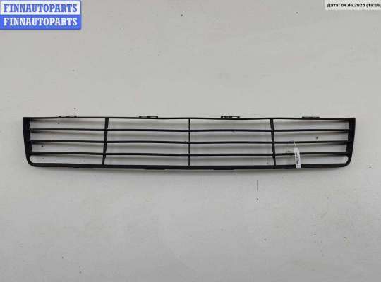 Решётка (заглушка) в бампер FO1832962 на Ford Fusion