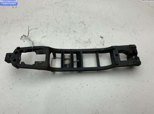 купить Корпус (держатель) ручки двери задней левой на Mercedes C-Class W202 (1993-2000)