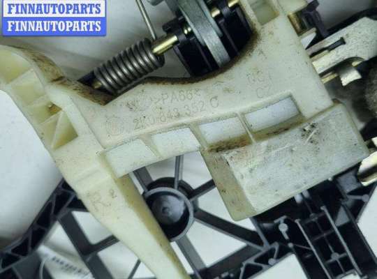 купить Корпус (держатель) ручки двери задней правой на Volkswagen Caddy (2004-2010)