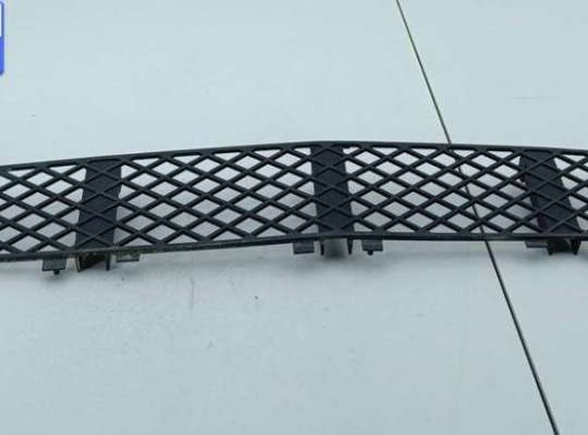 купить Решётка (заглушка) в бампер на Mercedes E-Class W210 (1995-2002)