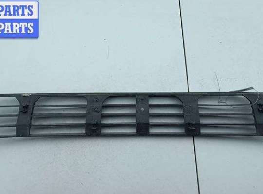 купить Решётка (заглушка) в бампер на Audi A4 B5 (1994-2001)