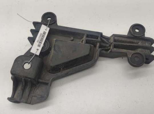 купить Кронштейн бампера заднего на Audi A6 C4 (1994-1997)