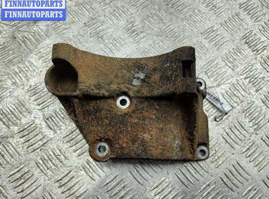 Купить Кронштейн генератора на Volkswagen Transporter T4 Кронштейн генератора VG2758913 на Volkswagen Transporter T4