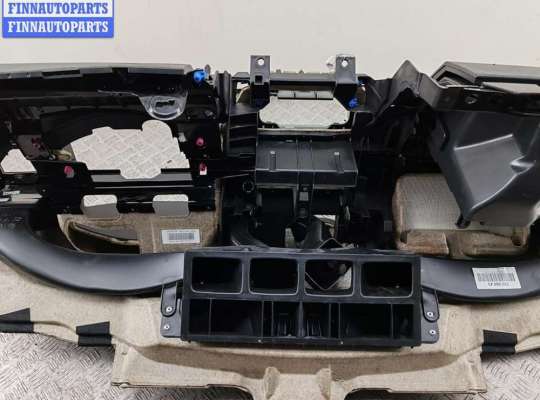 Панель передняя салона (Торпедо) на Opel Zafira B