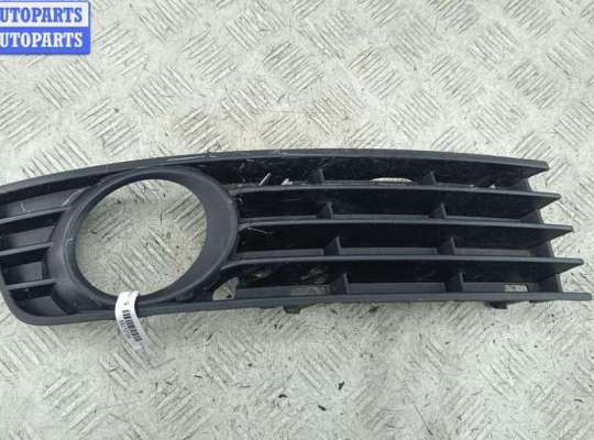 купить Рамка фары противотуманной правой на Audi A4 B6 (2001-2004)
