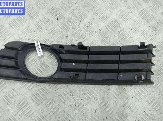 купить Рамка фары противотуманной правой на Audi A4 B6 (2001-2004)