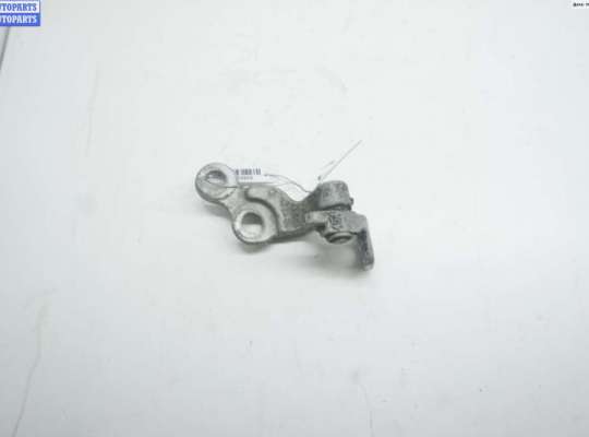 купить Петля двери передней правой на Ford Focus I (1998-2005)