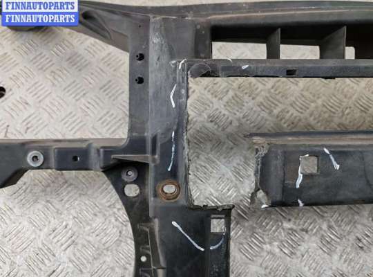 купить Рамка передняя (панель кузовная, телевизор) на Volkswagen Golf-5