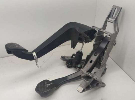 купить Узел педальный на Audi A4 B6 (2001-2004)