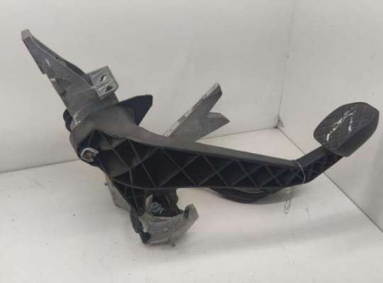 купить Узел педальный на Audi A4 B6 (2001-2004)