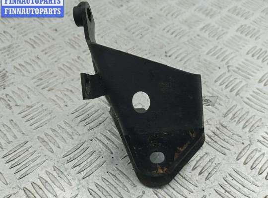 купить Кронштейн двигателя опорный на Volkswagen Golf-3