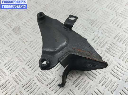 купить Кронштейн двигателя опорный на Volkswagen Golf-3