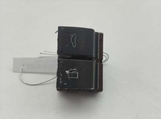 Кнопка открывания лючка топливного бака VG2731058 на Volkswagen Passat B6