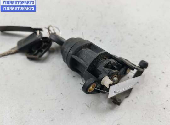 купить Кнопка открывания багажника на Volkswagen Passat B4