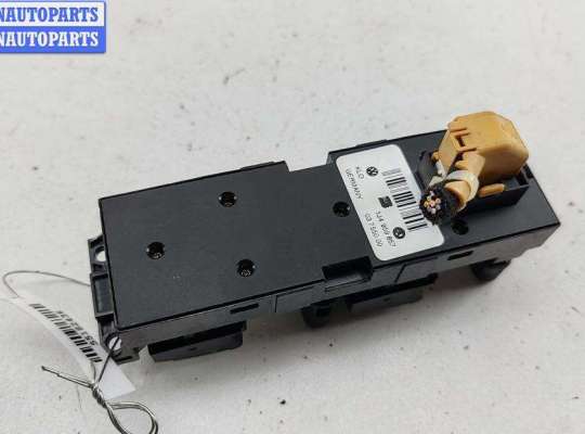 купить Блок кнопок управления стеклоподъемниками на Volkswagen Golf-4