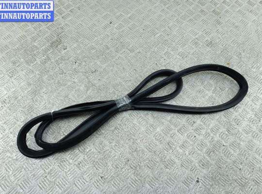 купить Уплотнитель двери передней правой на Mazda 3 (2018- ) BP