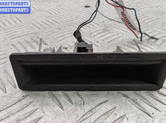 Кнопка открывания багажника AU1750756 на Audi A4 B6 (2001-2004)