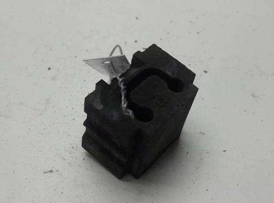 Купить Кронштейн радиатора на Volkswagen Passat B5 Кронштейн радиатора VG2736926 на Volkswagen Passat B5