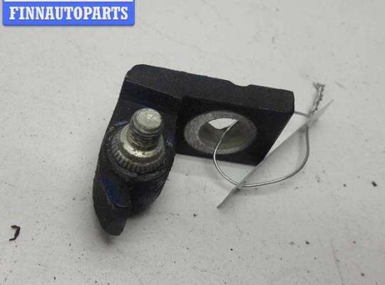 Петля двери передней левой VG2227791 на Volkswagen Passat B5+ (GP)