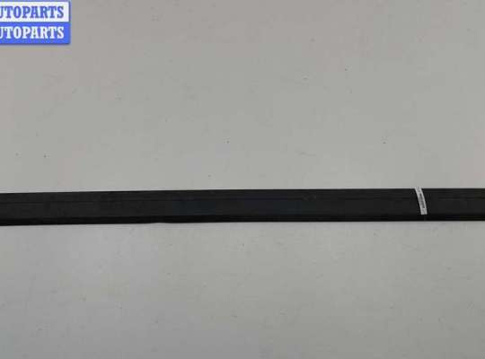 Молдинг двери передней левой MB1656400 на Mercedes W124 (1985-1995)