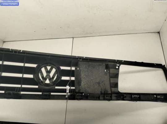 Решетка радиатора на Volkswagen Jetta II (19E)