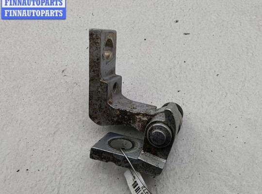 купить Петля двери задней правой на Volkswagen Passat B5+ (GP)