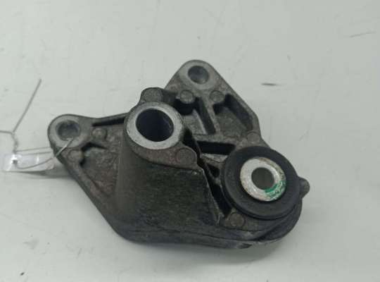 купить Кронштейн КПП опорный на Ford Focus II (2004-2011)