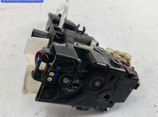 купить Замок двери задней правой на Volkswagen Passat B5+ (GP)