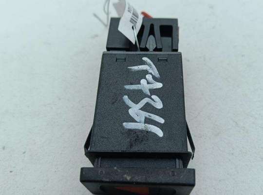 купить Кнопка аварийной сигнализации (аварийки) на Volkswagen Passat B5