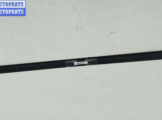 Молдинг двери задней левой SK517633 на Skoda Octavia mk1 (A4 1U) 1996-2010