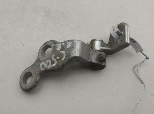 Петля двери передней правой FO1111160 на Ford Focus I (1998-2005)