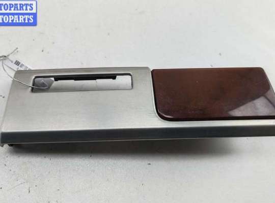 Накладка декоративная на торпедо VG2739868 на Volkswagen Touareg