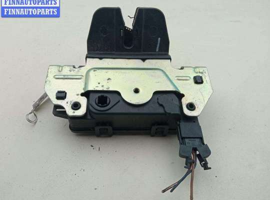 Замок багажника OP2443573 на Opel Zafira B (2004-2014)