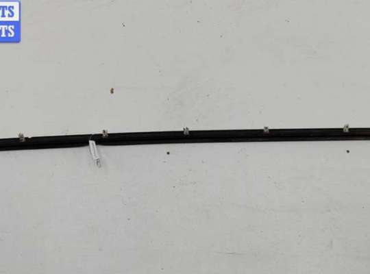 купить Молдинг двери передней правой на Mercedes C-Class W202 (1993-2000)