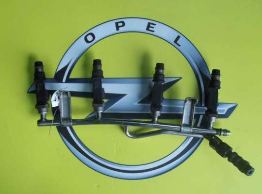 Форсунка топливная на Opel Zafira A