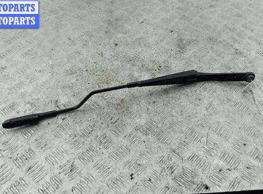 купить Щеткодержатель (поводок стеклоочистителя) передний на Fiat Grande Punto