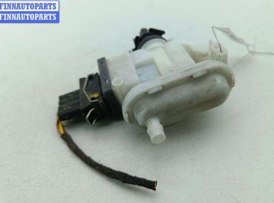 купить Активатор (привод) замка двери задней правой на Volkswagen Passat B4