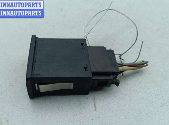 купить Кнопка обогрева заднего стекла на Volkswagen Passat B4