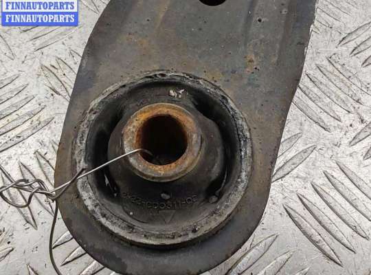 купить Рычаг подвески передний правый на Volkswagen Golf-3