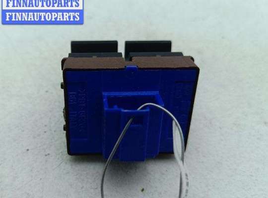 купить Кнопка открывания лючка топливного бака на Volkswagen Passat B6